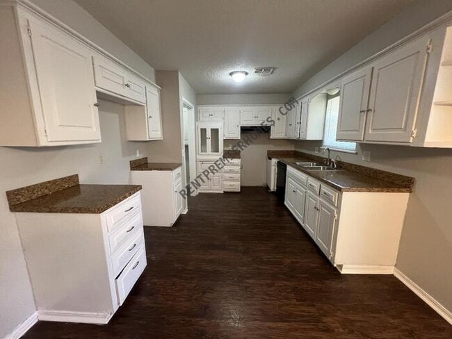 2437 NW 112th St in Oklahoma City, OK - Building Photo - Building Photo