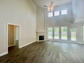 10734 Longpoint Path in Missouri City, TX - Building Photo - Building Photo