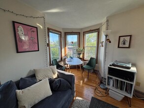 237 Columbia St, Unit 1 in Cambridge, MA - Foto de edificio - Building Photo
