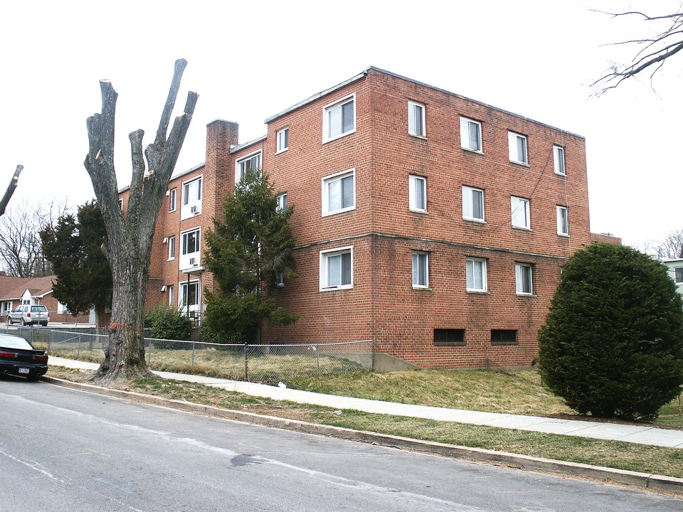 2826 Hartford St SE in Washington, DC - Foto de edificio