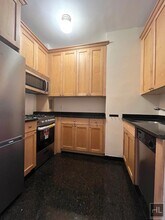 17 E 67th St in New York, NY - Building Photo - Building Photo