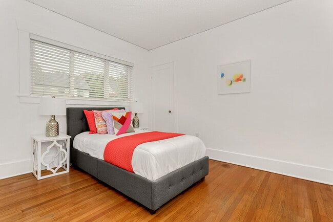 2610 Glenwilde Pl E in Seattle, WA - Building Photo - Building Photo