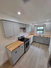 816 NE 91st Terrace in Miami Shores, FL - Building Photo - Building Photo