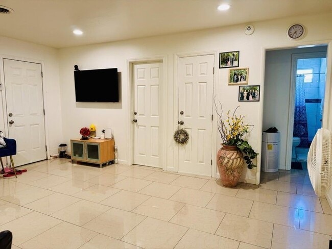 9121 Oasis Ave in Westminster, CA - Building Photo - Building Photo