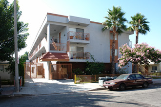 228 W Verdugo Ave in Burbank, CA - Building Photo - Building Photo