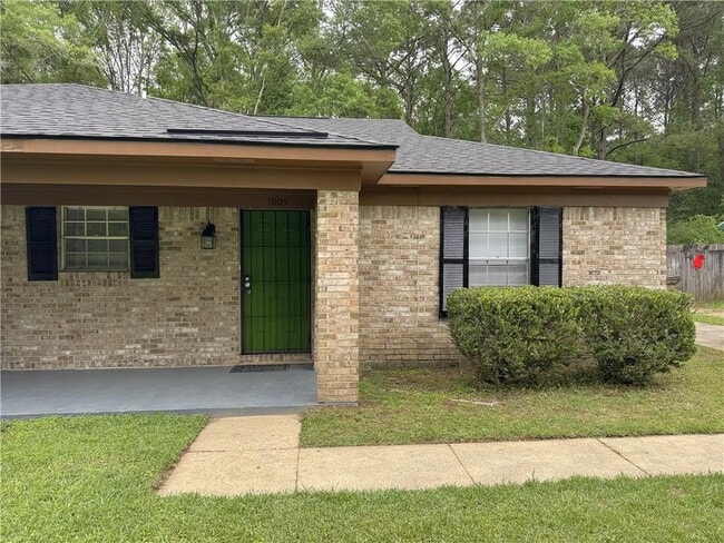 property at 1005 Navco Rd