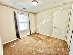 3556 Infusion Way in Clovis, CA - Building Photo - Building Photo
