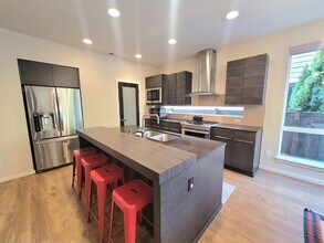 17029 42nd Dr SE in Bothell, WA - Building Photo - Building Photo