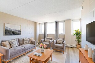 Penticton Brunswick Apartments in Penticton, BC - Building Photo