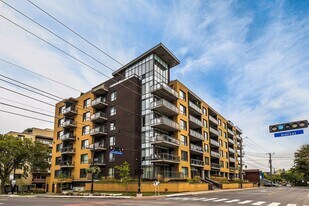 795 Chem. du Bord-du-Lac-Lakeshore in Dorval, QC - Building Photo