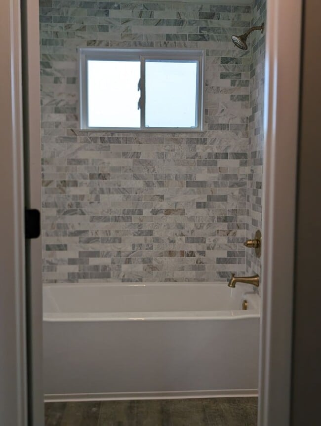 303 Hill St in Bridgeville, PA - Building Photo - Building Photo