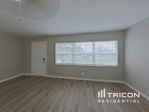 833 43rd Ave NE in St. Petersburg, FL - Building Photo - Building Photo