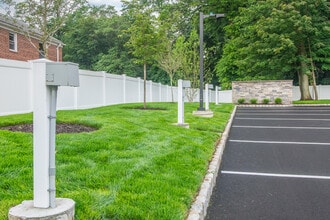 360 Orange Rd in Montclair, NJ - Foto de edificio - Building Photo