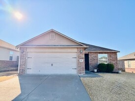 6040 East 147th Pl S in Bixby, OK - Building Photo