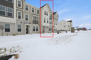 404 Elite St in Westfield, IN - Building Photo