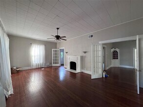 410 Burleson St in San Marcos, TX - Building Photo - Building Photo