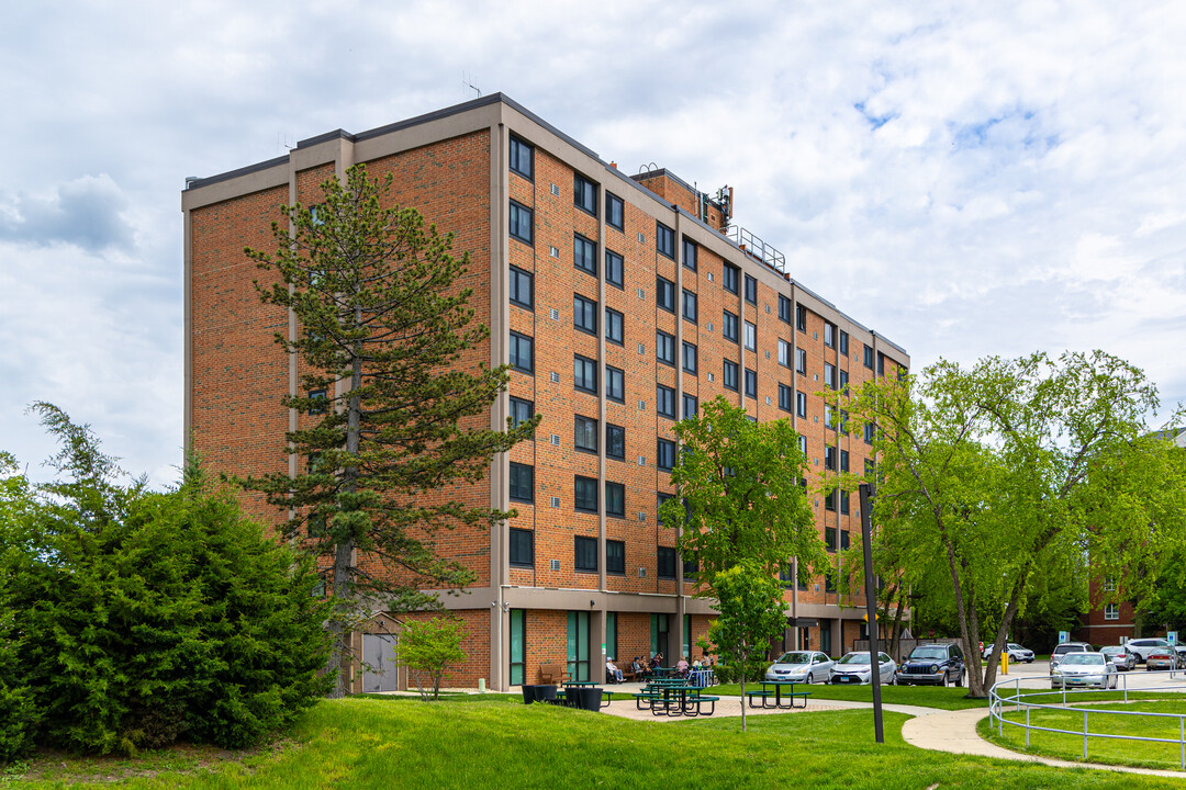 Wheeling Tower in Wheeling, IL - Building Photo