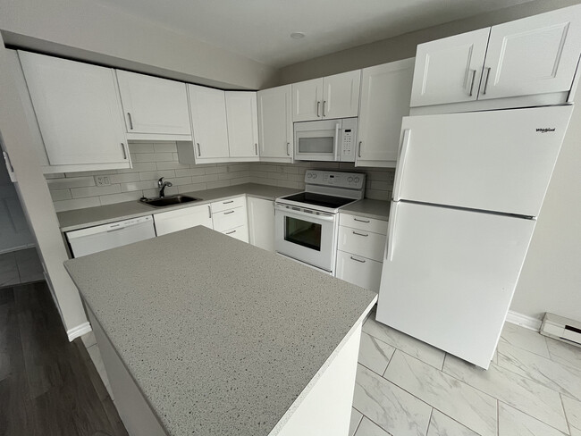 NEWLY RENOVATED TWO BEDROOM SEMI-DETACHED in Halifax, NS - Building Photo - Building Photo
