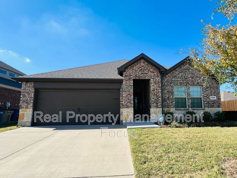 1000 Frontier Ln in Princeton, TX - Building Photo