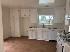 2730 Knoxville Ave in Long Beach, CA - Building Photo