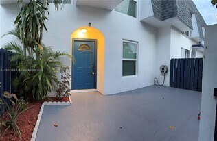 3908 SW 67th Terrace in Davie, FL - Building Photo