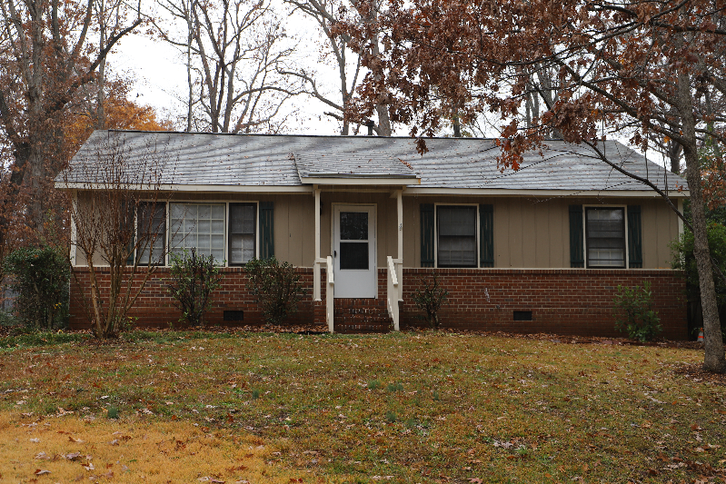 302 Dunhagan Pl in Cary, NC - Building Photo