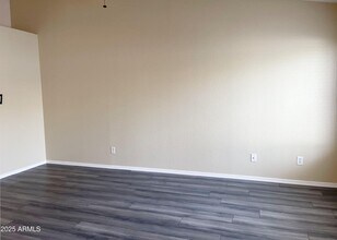 6926 W Via Del Sol Dr in Glendale, AZ - Building Photo - Building Photo