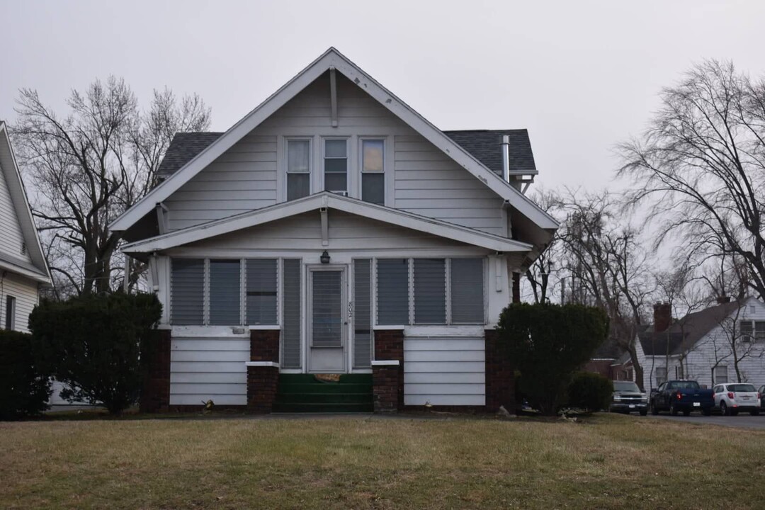 802 E Wooster St in Bowling Green, OH - Building Photo