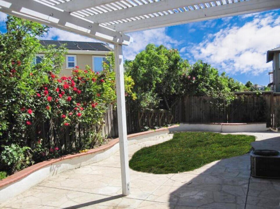 431 E Legacy Dr in Mountain House, CA - Building Photo
