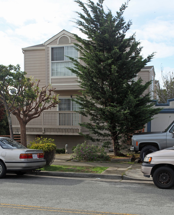 519 Baden Ave in South San Francisco, CA - Foto de edificio