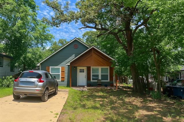 property at 607 E Day St