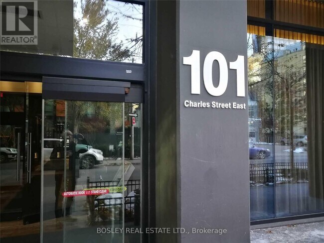 101 Charles St E in Toronto, ON - Building Photo - Building Photo