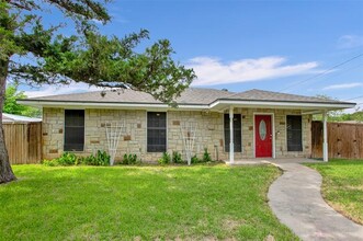 301 W Rainey St in Sherman, TX - Building Photo - Building Photo