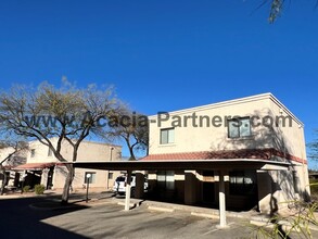 4234 E Monte Vista Dr in Tucson, AZ - Building Photo - Building Photo