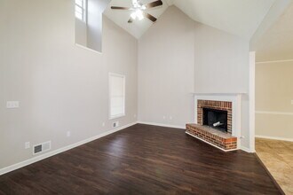 271 Keller Dr in Mcdonough, GA - Building Photo - Building Photo