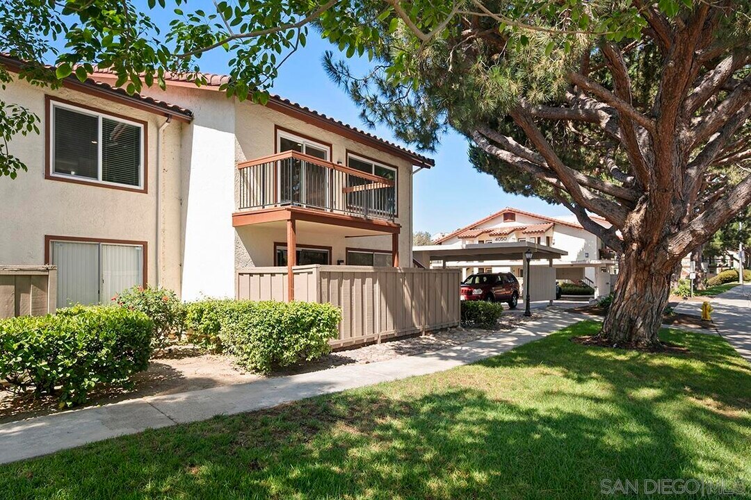 4060 Porte La Paz in San Diego, CA - Building Photo
