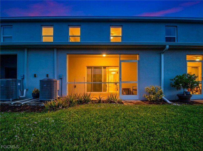 15376 Wildflower Cir in Naples, FL - Foto de edificio - Building Photo