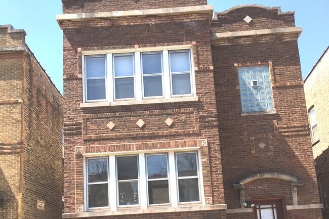 property at 1816 Grove Ave