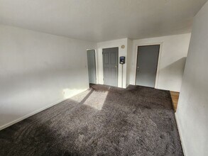 3920 14th Ave in Rock Island, IL - Building Photo - Building Photo