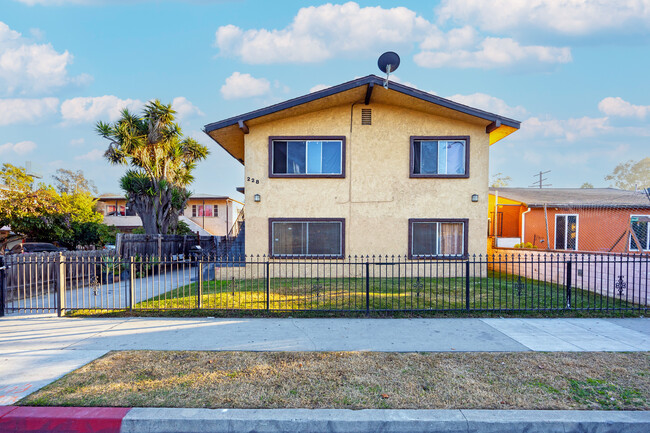 228 E Artesia Blvd in Long Beach, CA - Building Photo - Building Photo