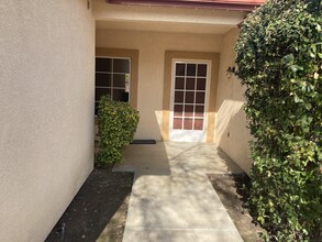 11418 White River Dr in Bakersfield, CA - Foto de edificio - Building Photo