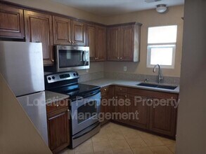 906 Christie Ct in Lawrence, KS - Building Photo - Building Photo