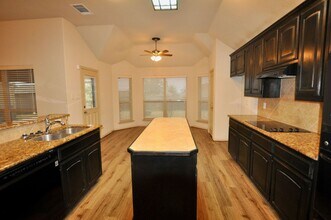 2212 Caroline Dr in Weatherford, TX - Building Photo - Building Photo