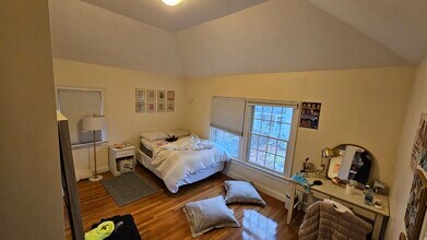 44 Greycliff Rd, Unit #2 in Boston, MA - Building Photo - Building Photo
