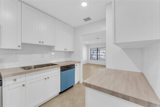 5208 NE 5th Ave in Fort Lauderdale, FL - Building Photo - Building Photo