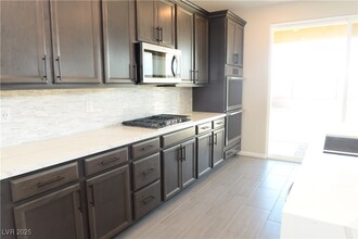 2621 Gallarate Dr in Henderson, NV - Foto de edificio - Building Photo