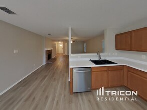 1437 Lauren Dr in Burleson, TX - Building Photo - Building Photo