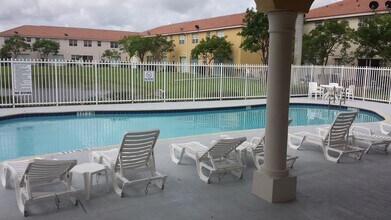 521 NE 21st Terrace in Homestead, FL - Building Photo - Building Photo