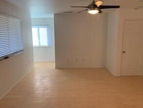 2311 Vagas St in Dallas, TX - Foto de edificio - Building Photo