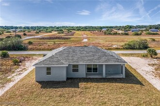 551 David Cir in La Belle, FL - Building Photo - Building Photo